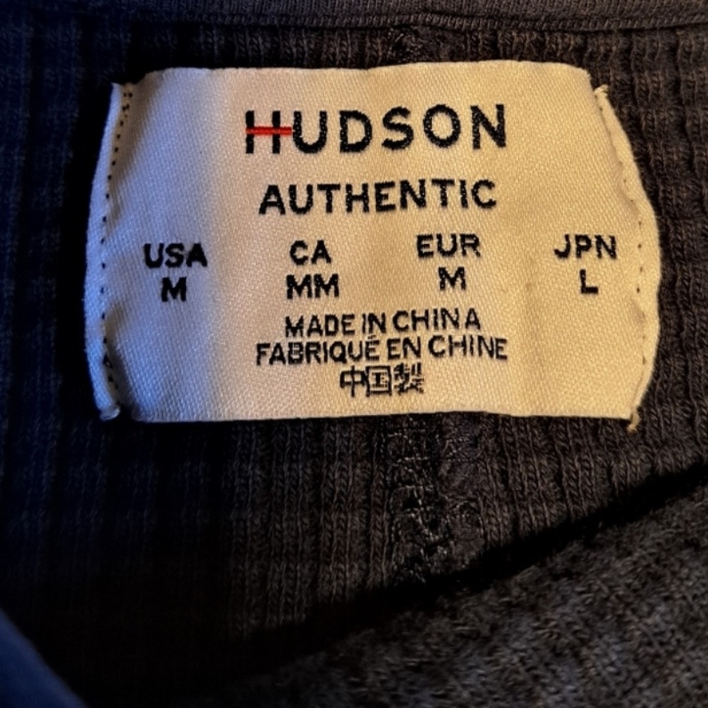 Hudson oversized waffle weave cropped raglan sweatshirt. Medium - Picture 4 of 13